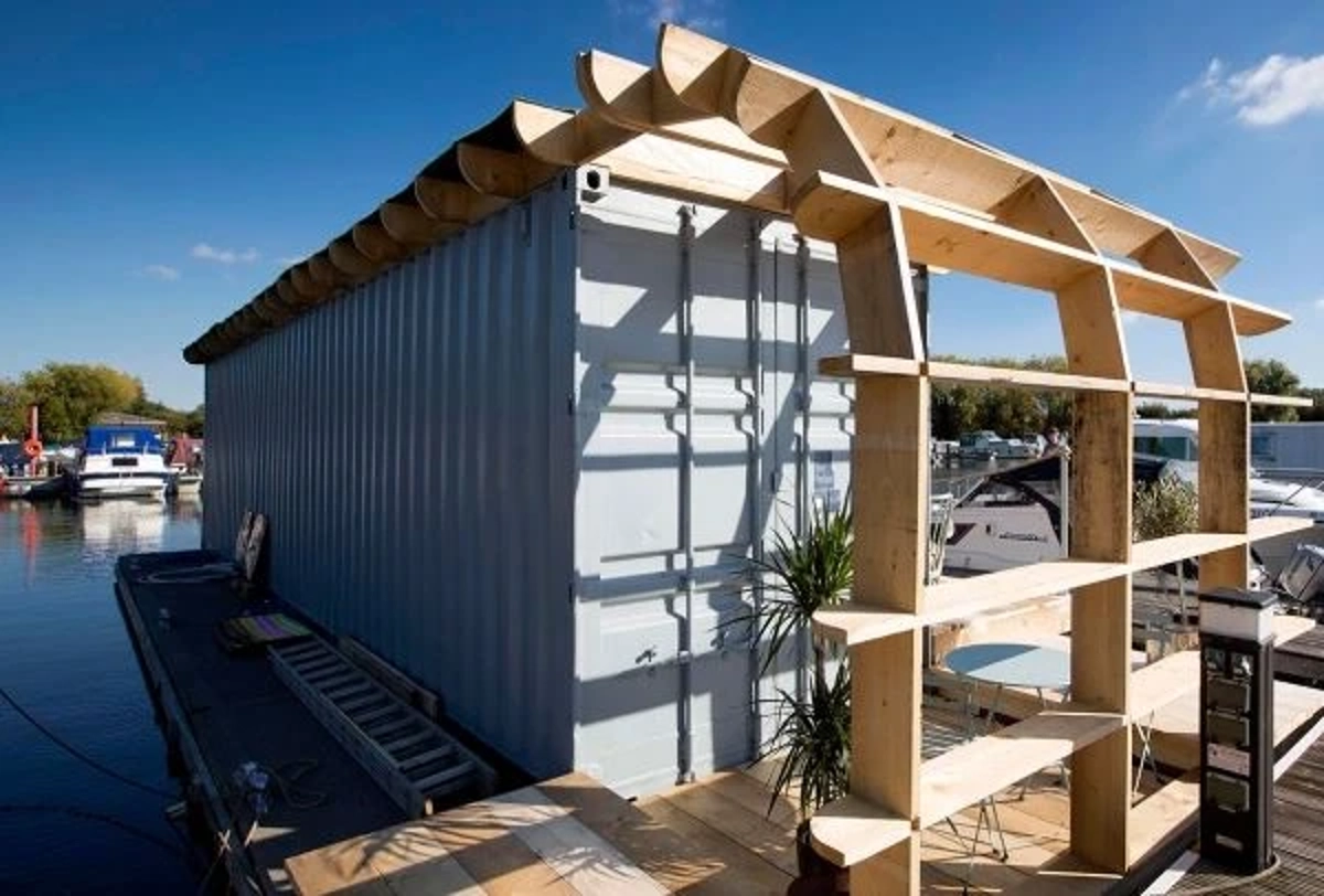 A type of Interclamp featuring on George's Amazing Spaces